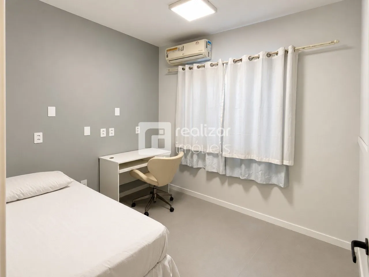 3-bedroom apartment with a home office — photo 12