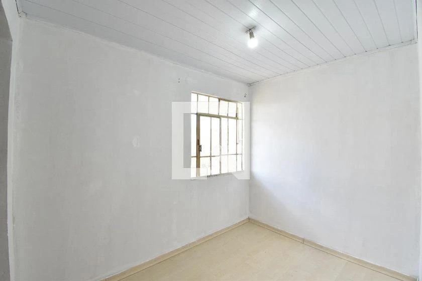 47 m² apartment with a walk-in closet and a home office — photo 21