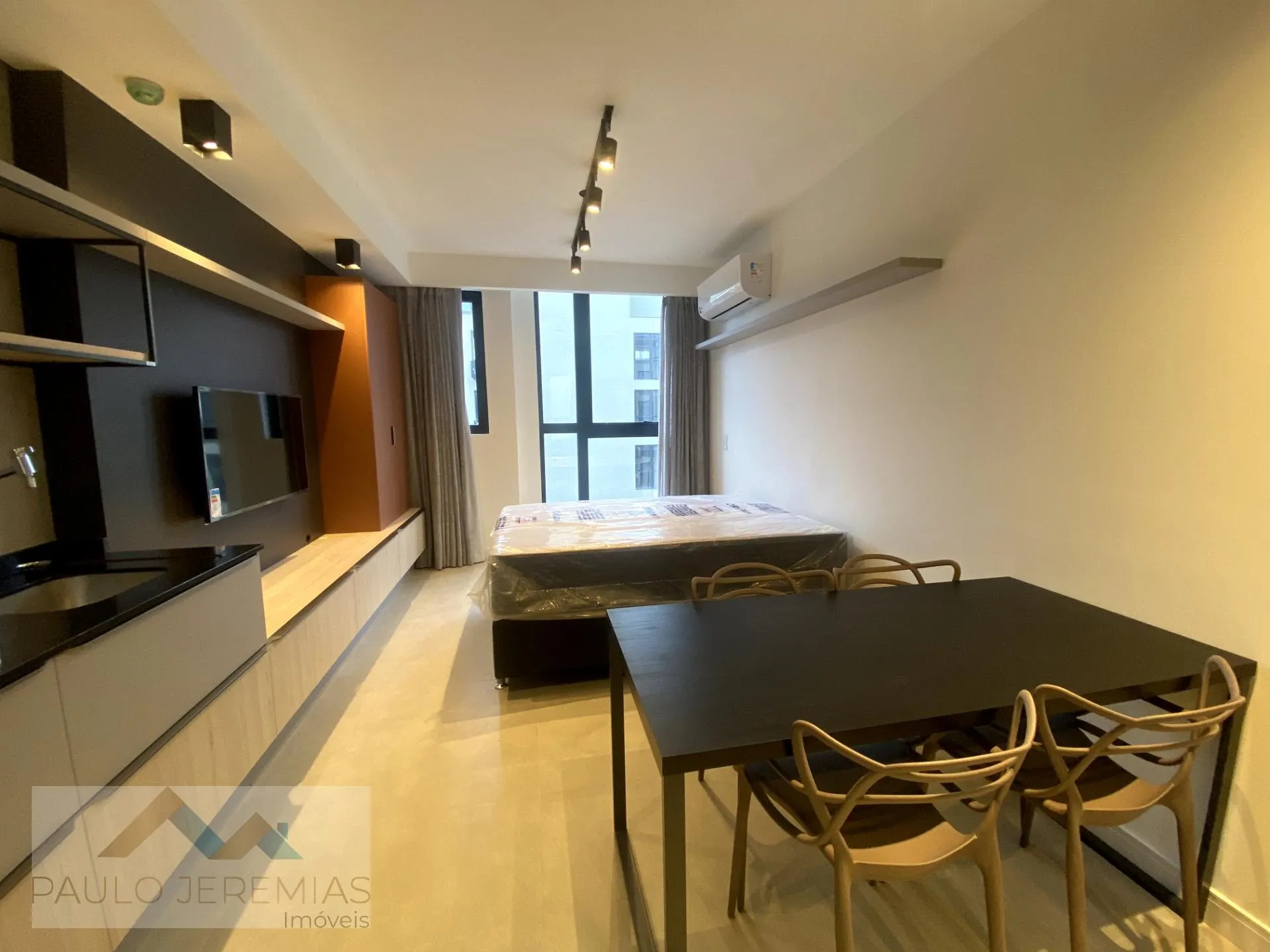 Furnished 31 m² studio with a desk corner on the 8th floor — photo 2