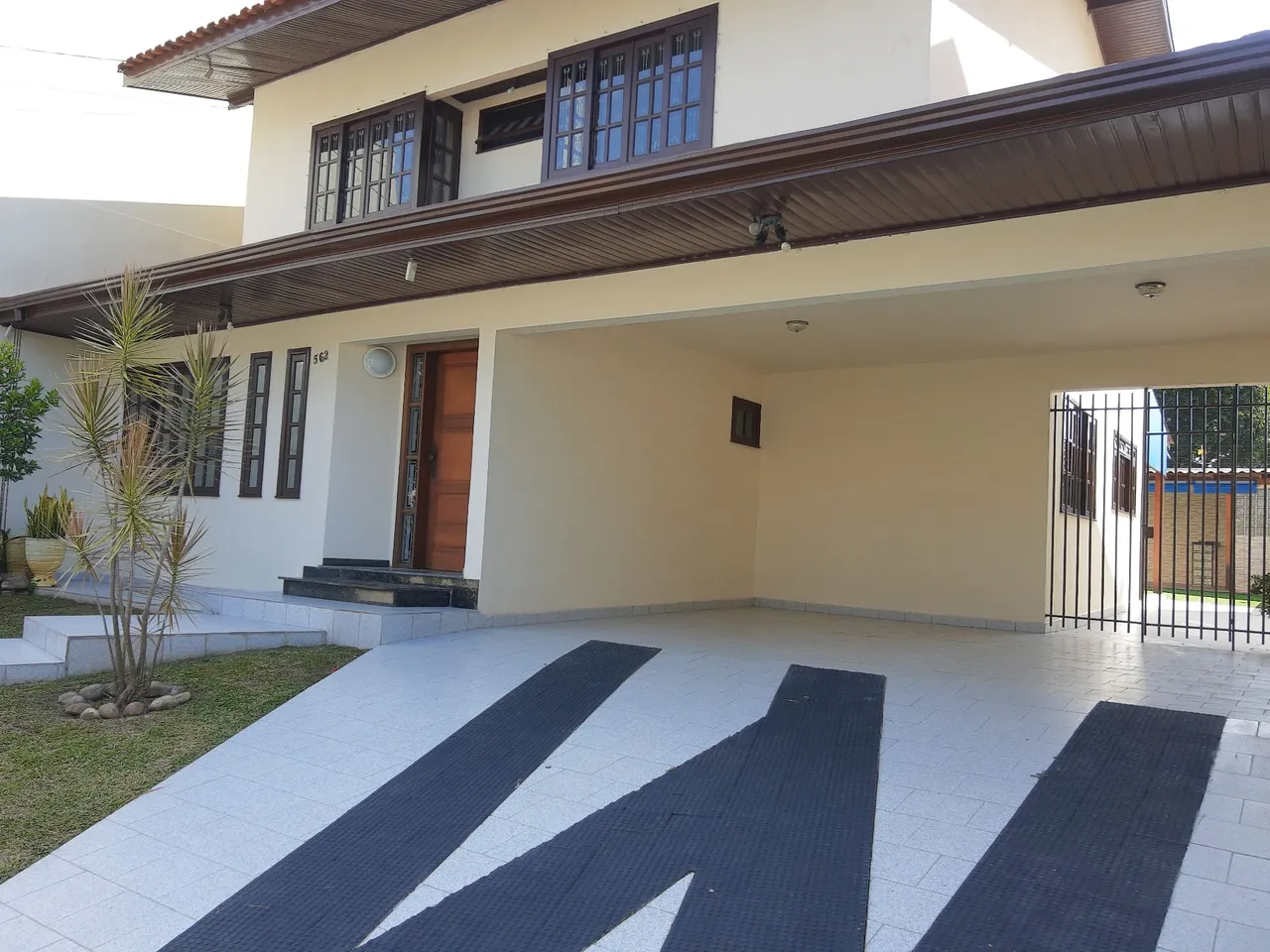 House for rent with 4 bedrooms and 3 bathrooms — photo 3