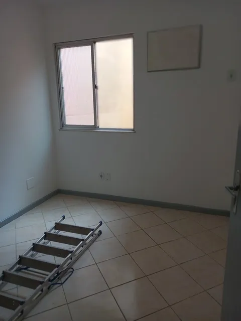 Duplex house with 2 bedrooms, 1 bathroom and parking