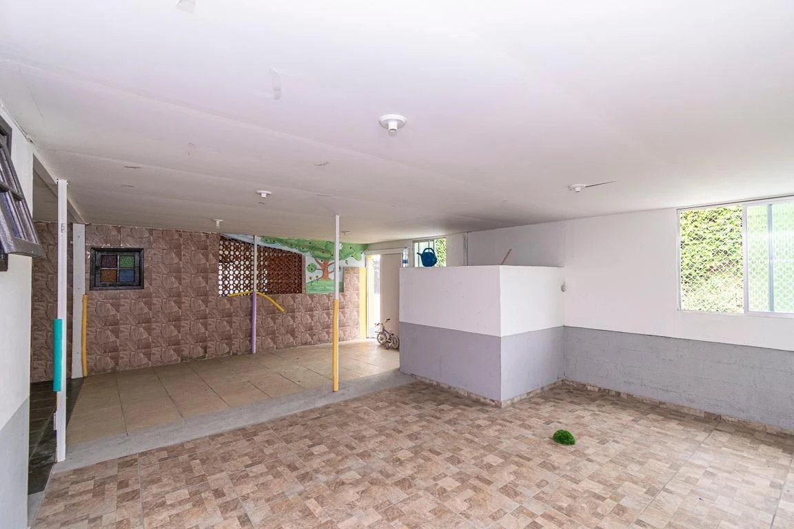 Furnished house with 5 bedrooms and 5 bathrooms — photo 88