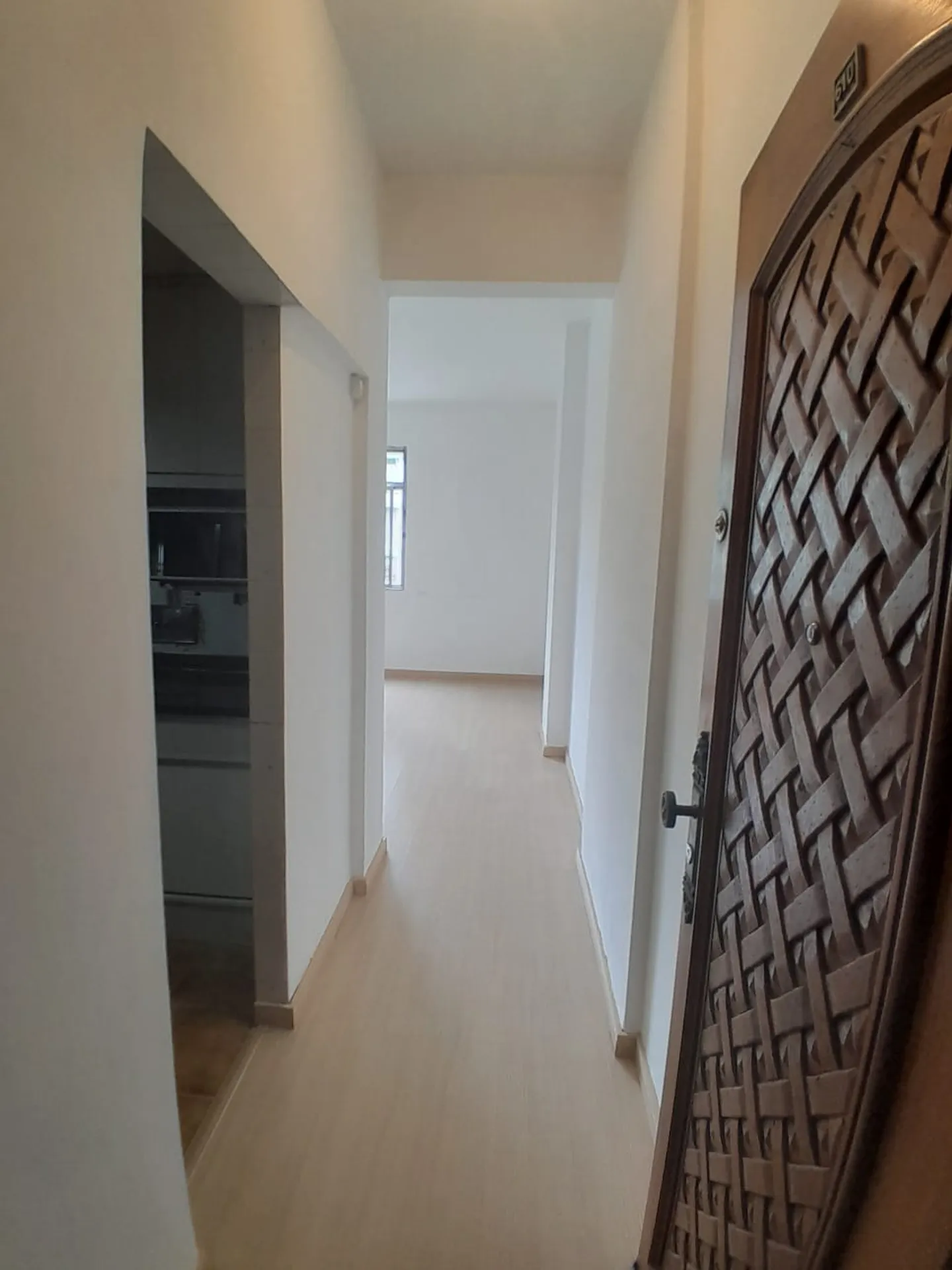 Apartment, 88 m², with wood or laminate floors — photo 20