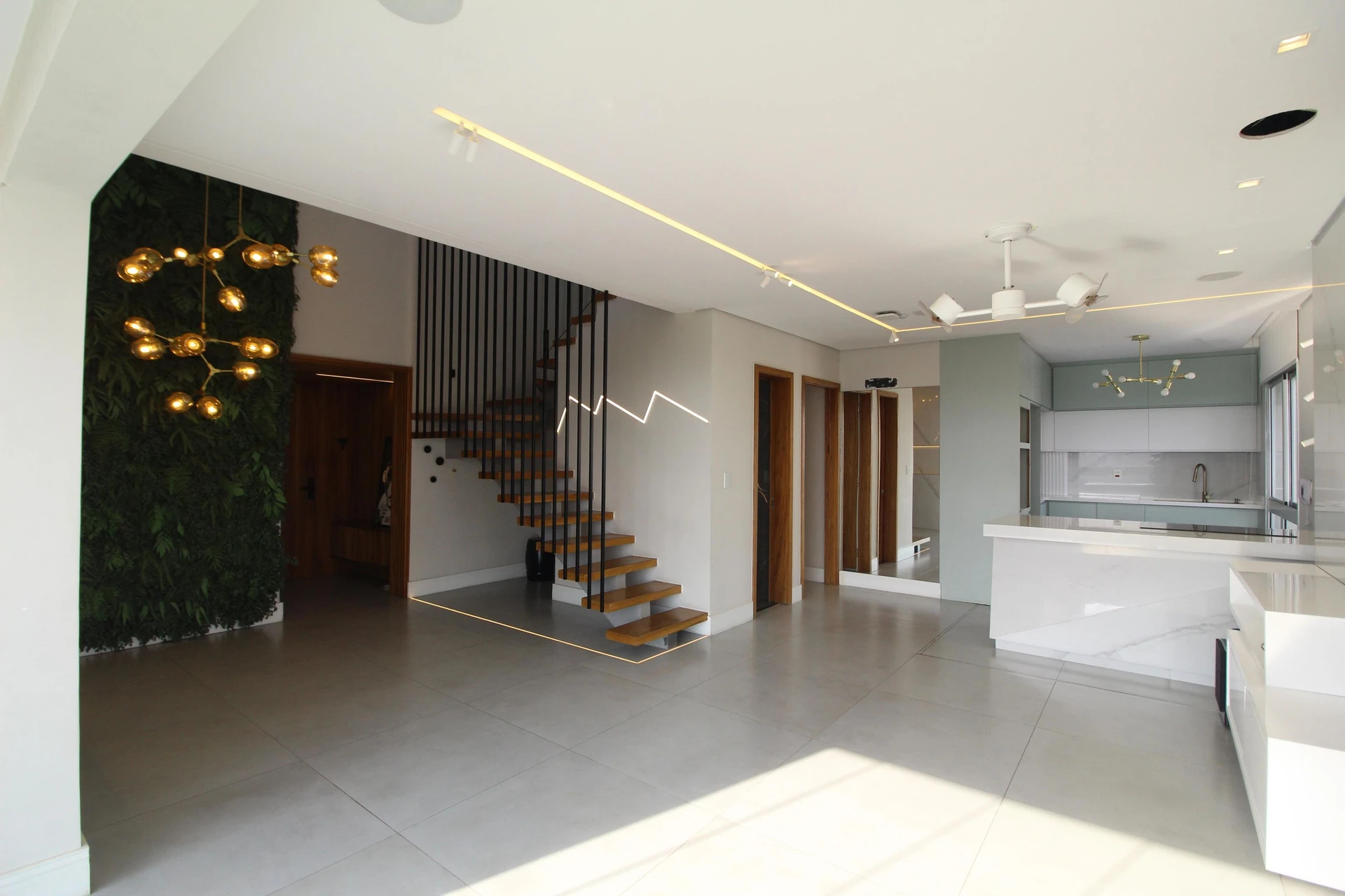 4-bedroom apartment in a building with a sauna — photo 3