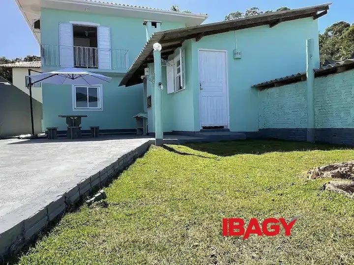 3-bedroom house with a water view in Florianópolis — photo 44