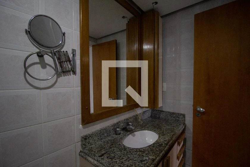 200 m² apartment with 3 bedrooms and 2 parking spaces — photo 27