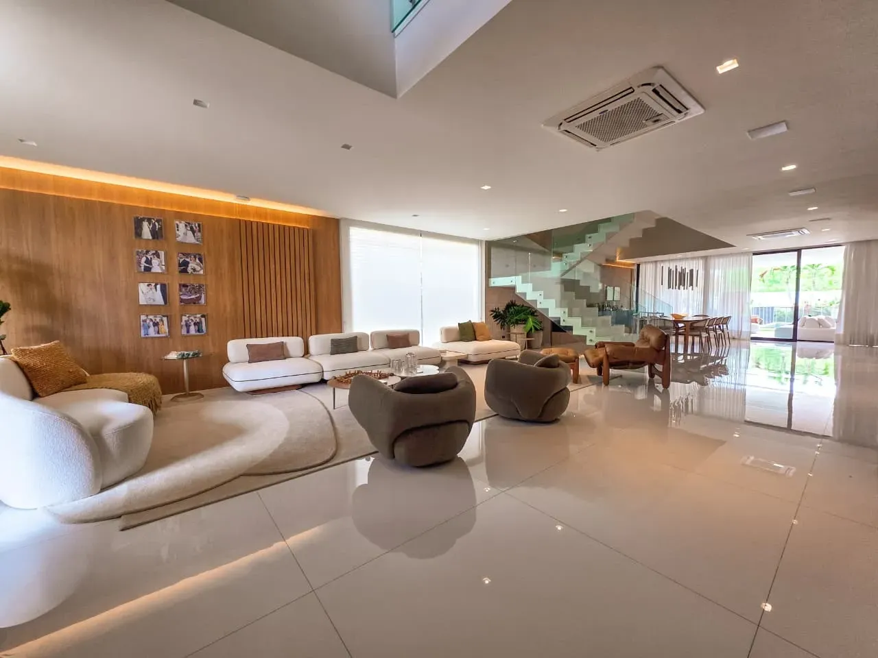 Furnished house, 920 m², with a bathtub — photo 17