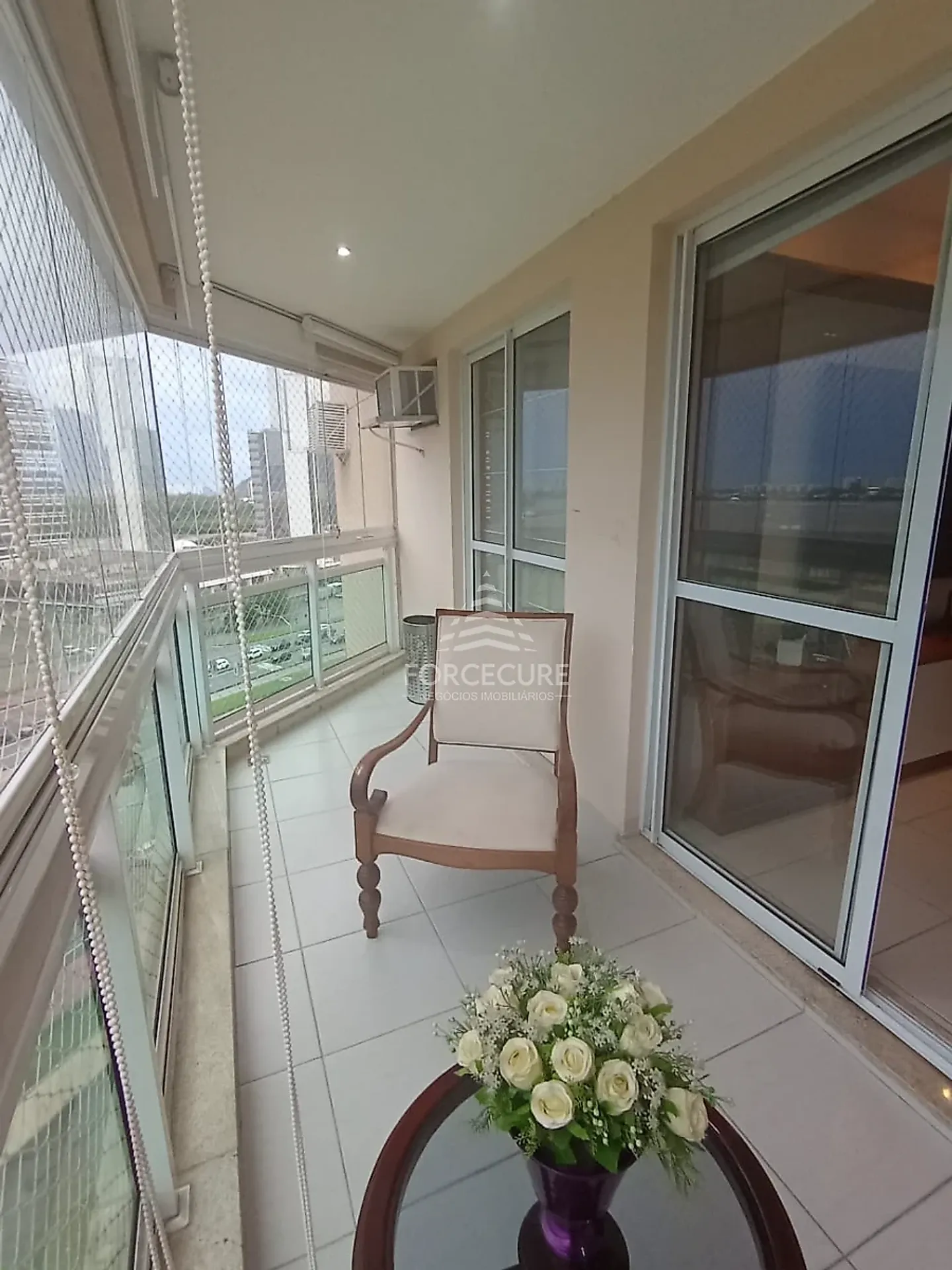 Glass-enclosed balcony in a 2-bedroom apartment, 100 m² — photo 14