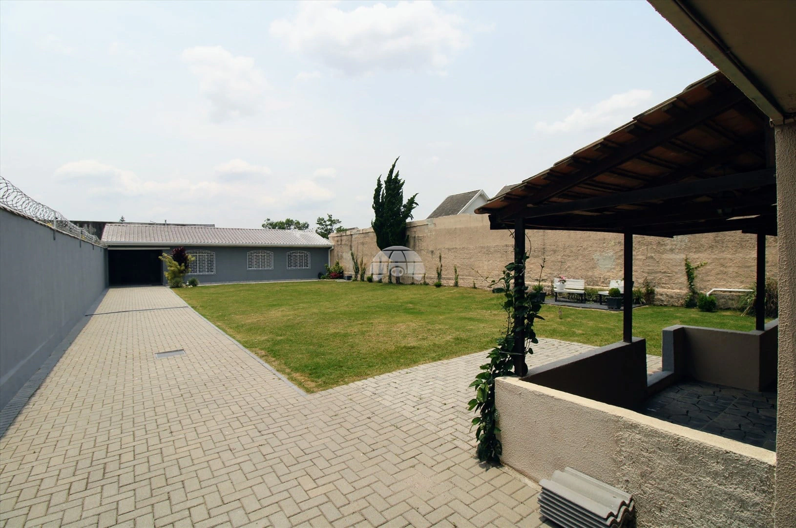 3-bedroom house with 260 m² and no parking included — photo 2