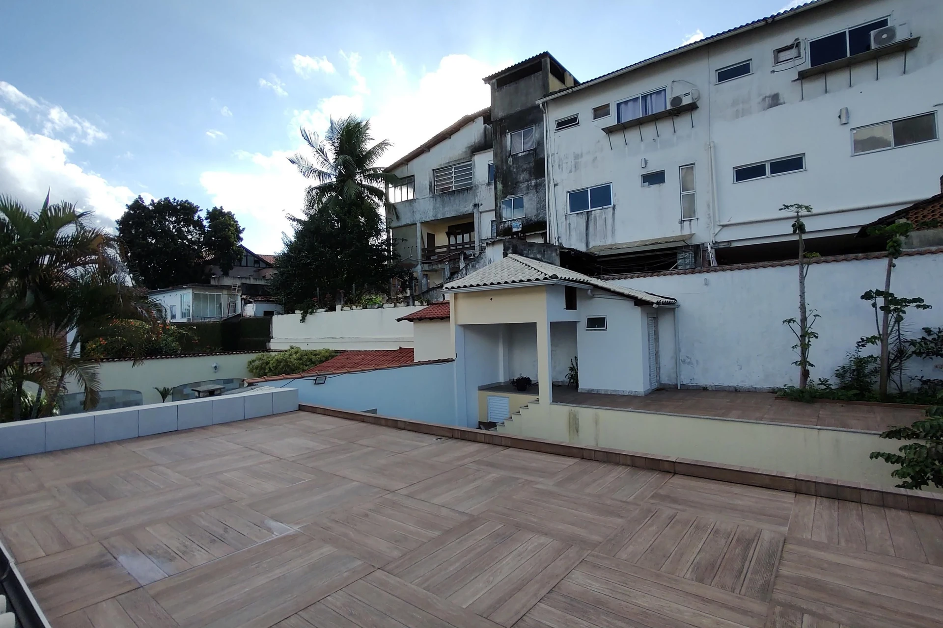 Vista a la montaña y 5 dormitorios: casa de 900 m² — photo 45