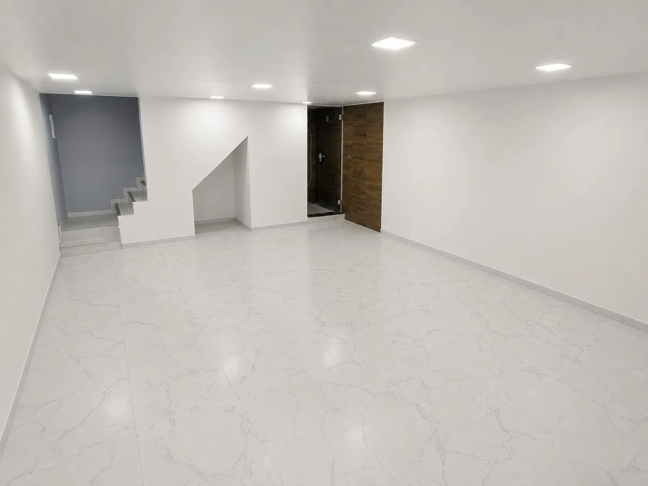 Unfurnished apartment with a balcony and 1 bedroom — photo 4