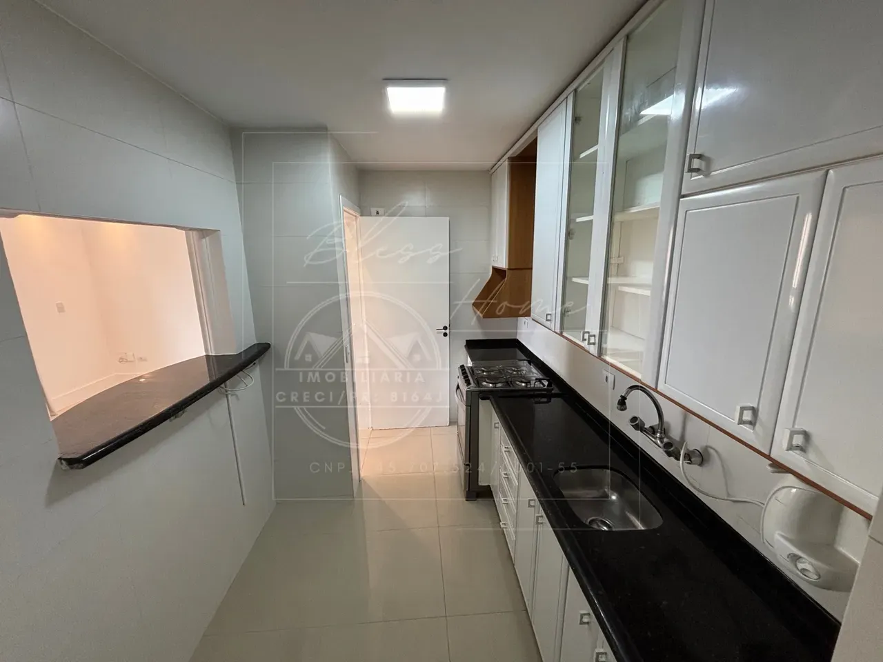 3-bedroom apartment with a closed kitchen and 2 bathrooms — photo 7