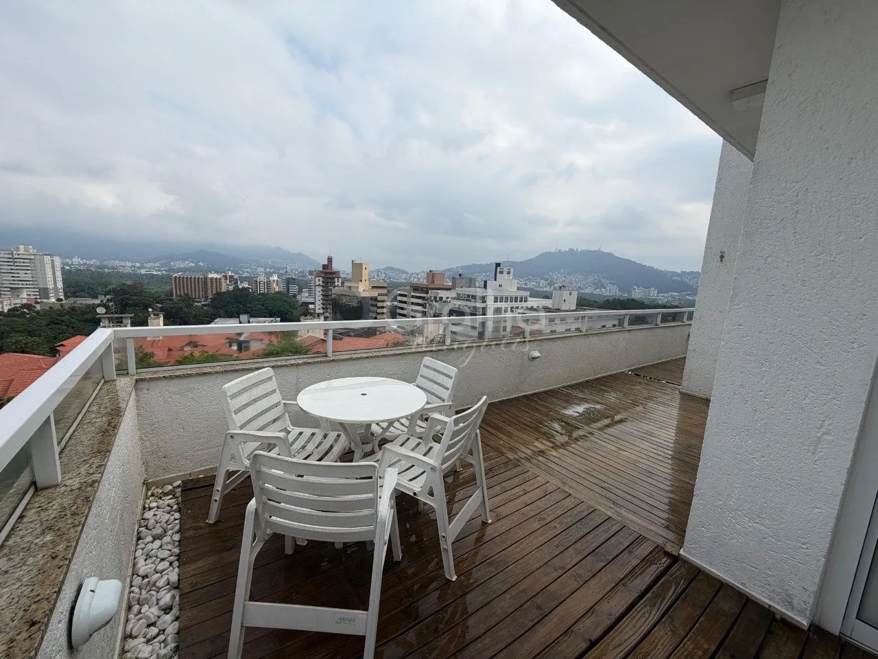 3-bedroom apartment with a bathtub in Florianópolis — photo 13