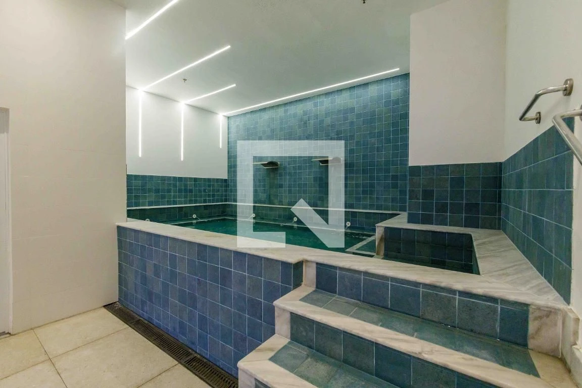 Rental apartment with 4 bedrooms and a glassed-in balcony — photo 66