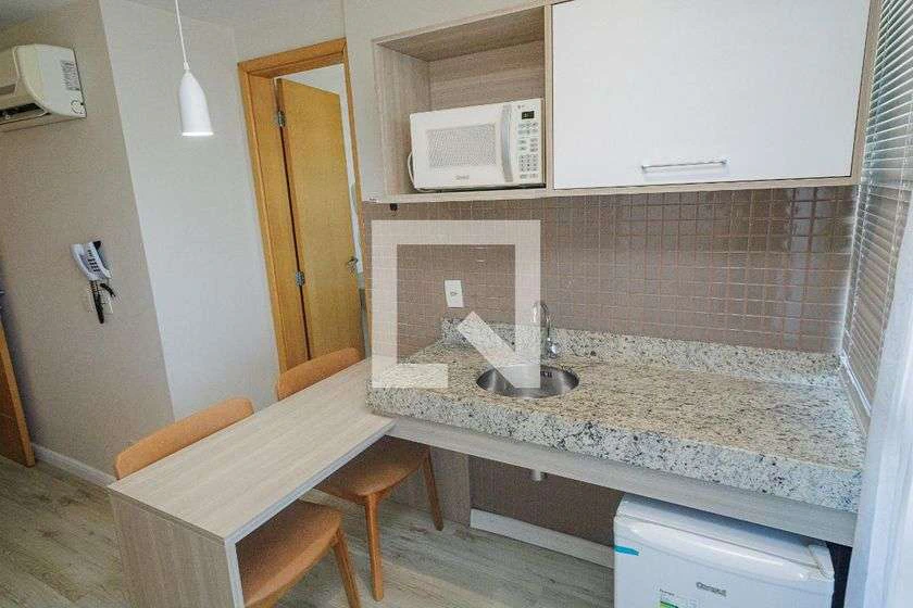 Мебльована квартира з 1 спальнею та балконом у склі — photo 10