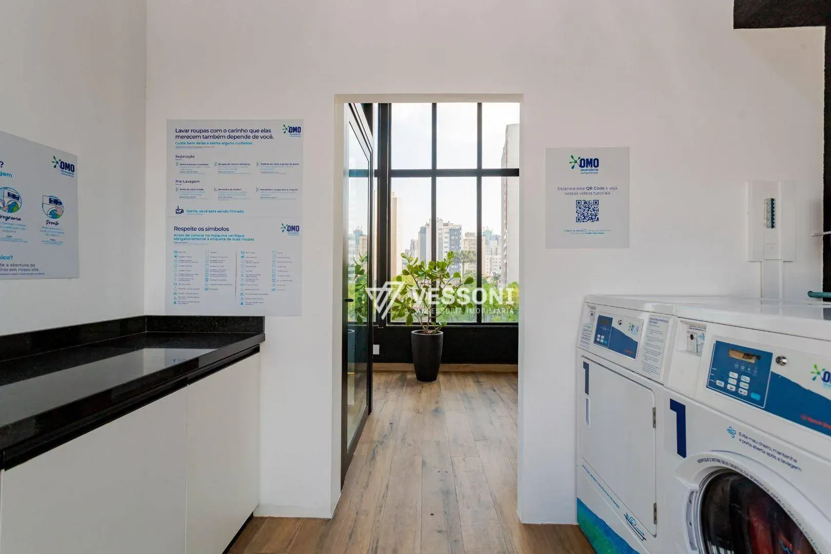 Furnished 33 m² studio with 1 bedroom and a balcony — photo 25