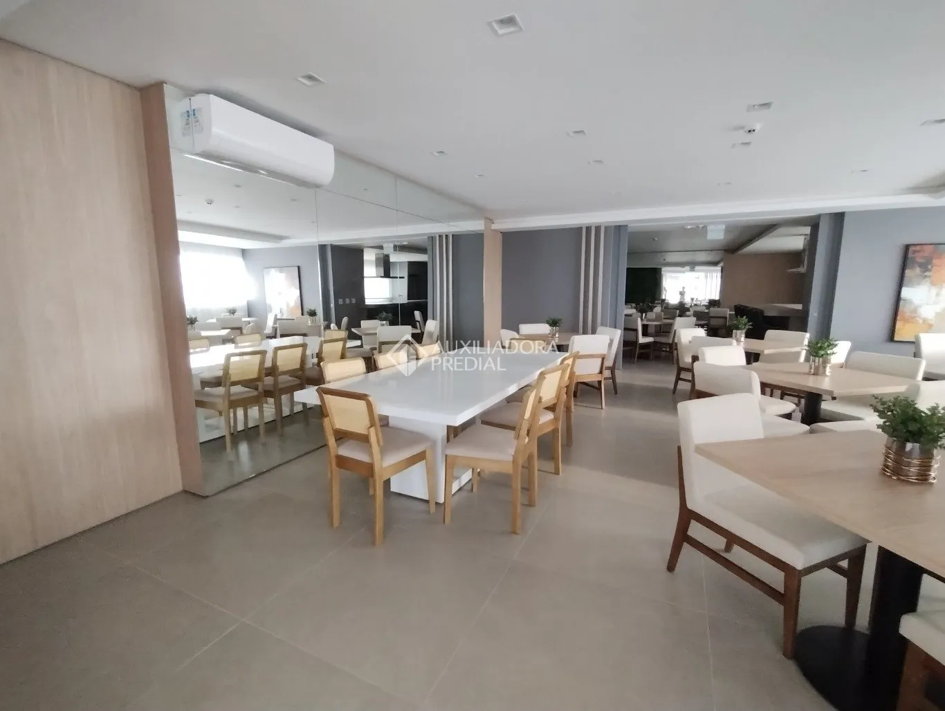 Apartamento de 3 suítes com 304 m² e 3 vagas — photo 14