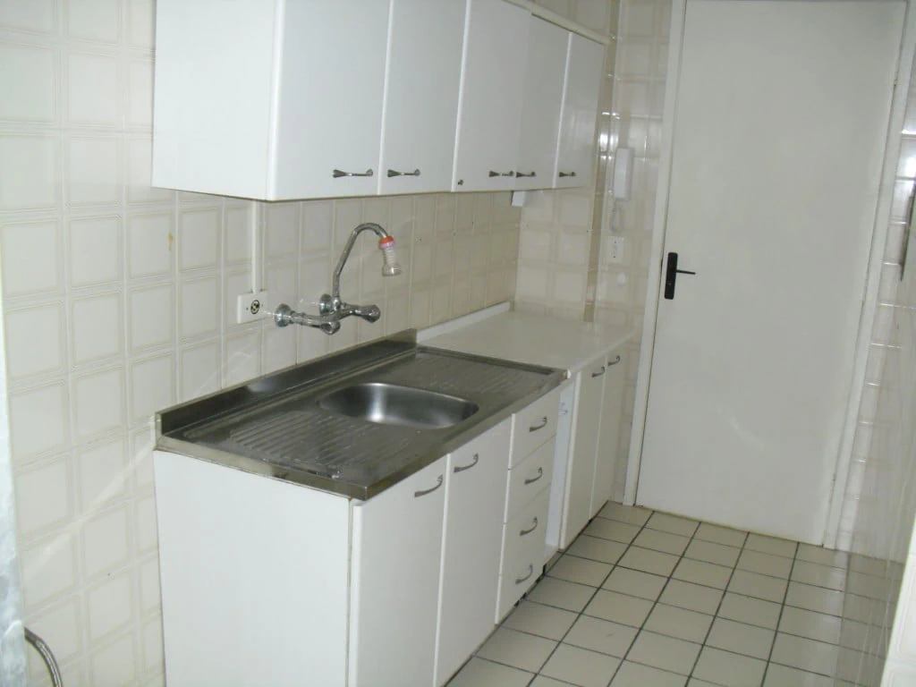Wood or laminate floors in a 2-bedroom apartment, 122 m² — photo 7