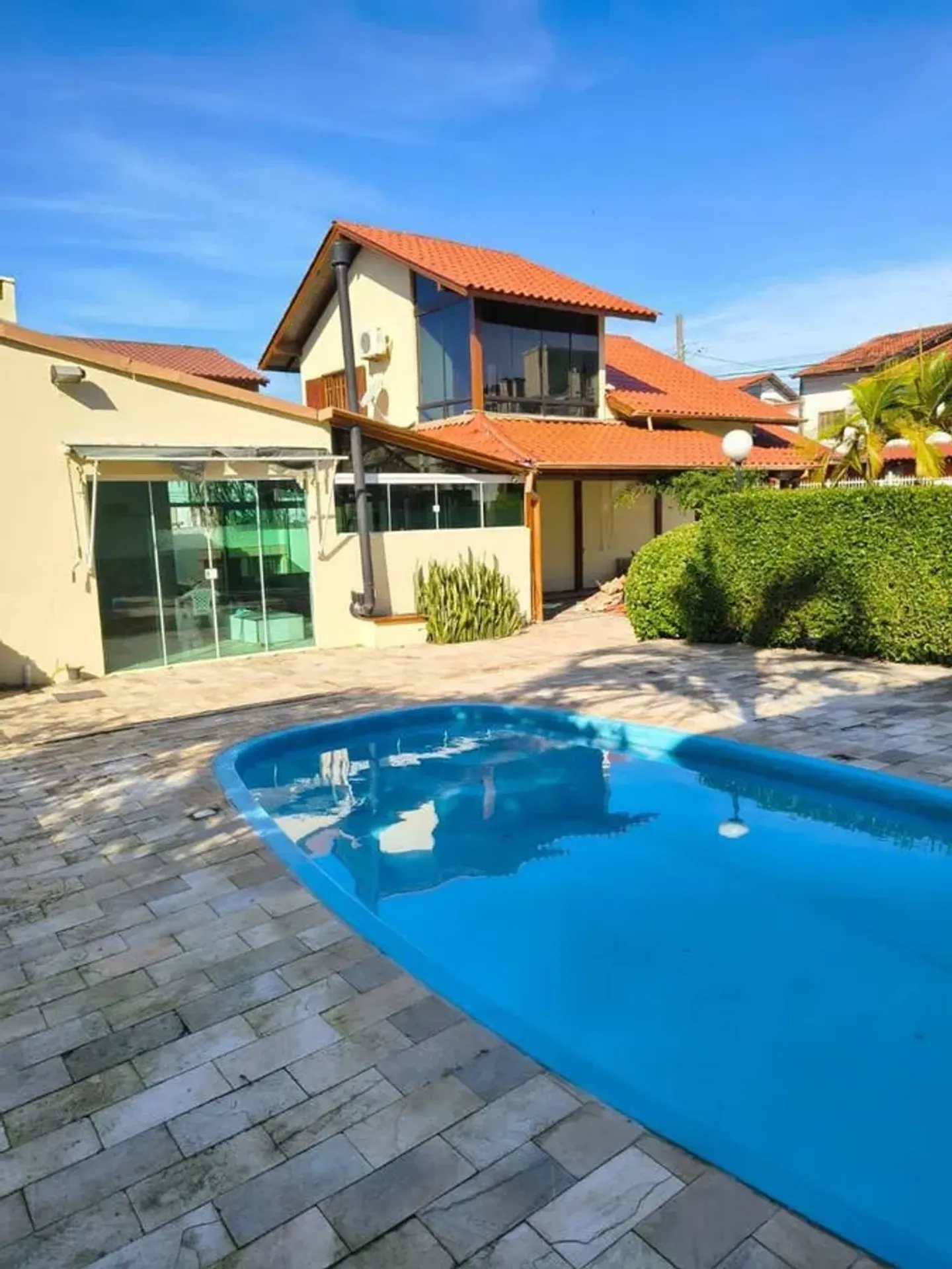 700 m² house with a bathtub and a grill on the balcony — photo 45