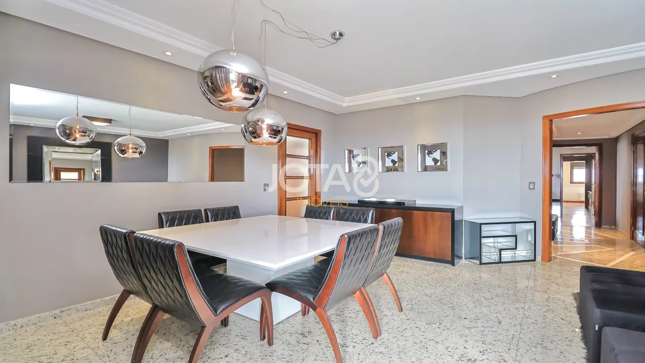 249 m² rental apartment with 3 bedrooms and a suite — photo 4