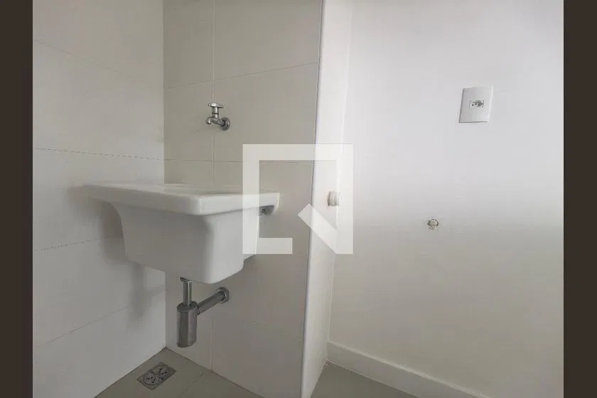 2-bedroom apartment with a mountain view — photo 24