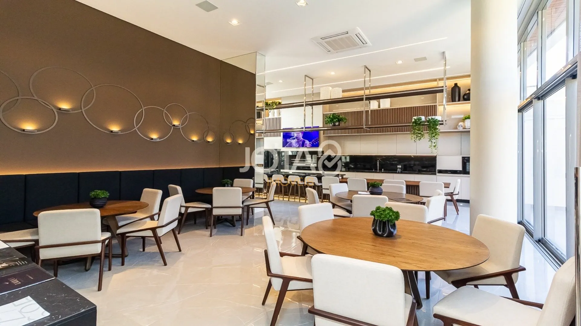 186 m² apartment with 3 en-suites and private BBQ — photo 21