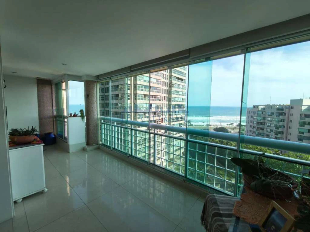 152 m² apartment with 4 bedrooms and enclosed balcony — photo 4