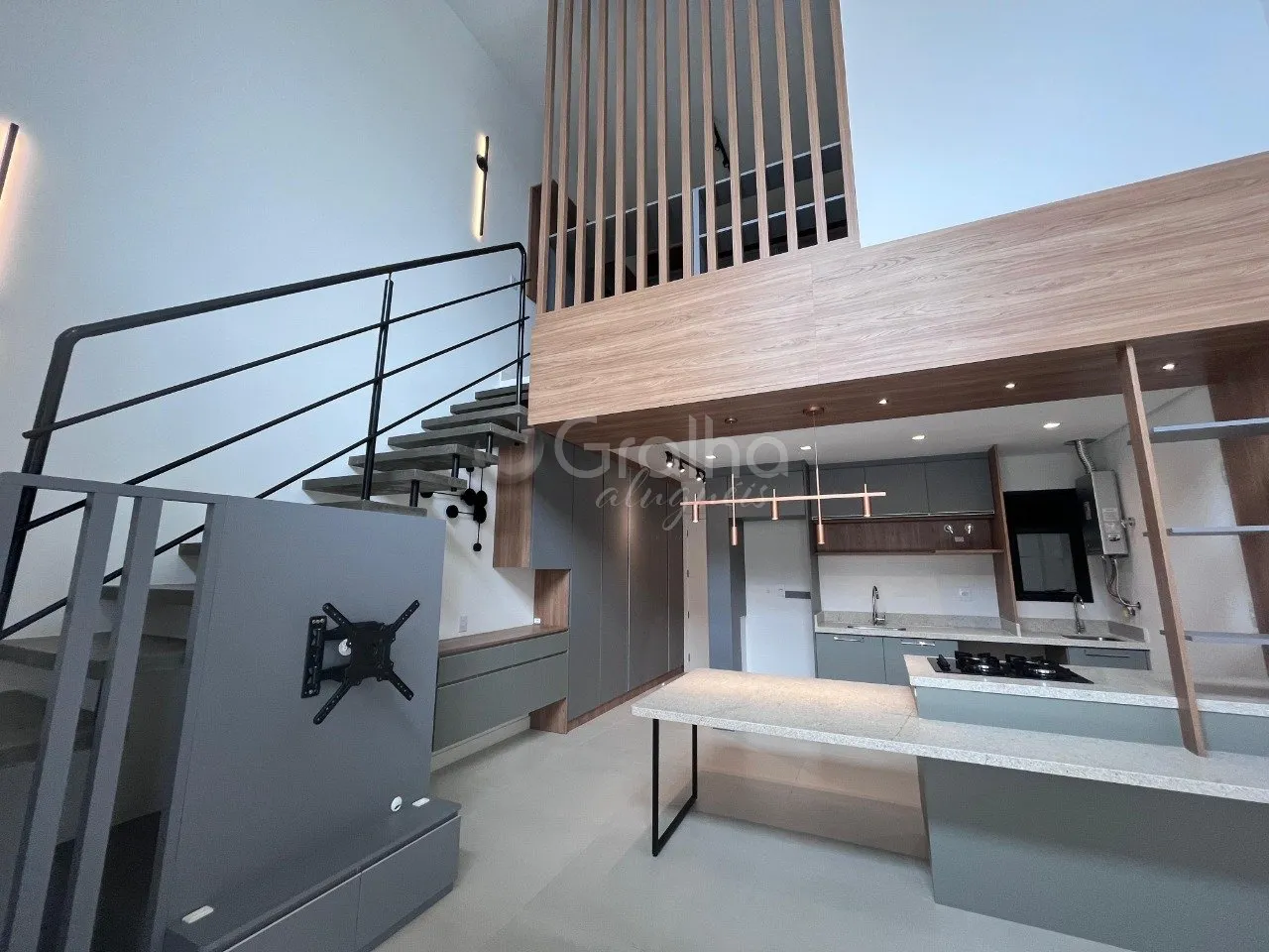Floor-to-ceiling windows in a one-bedroom apartment, 80 m²