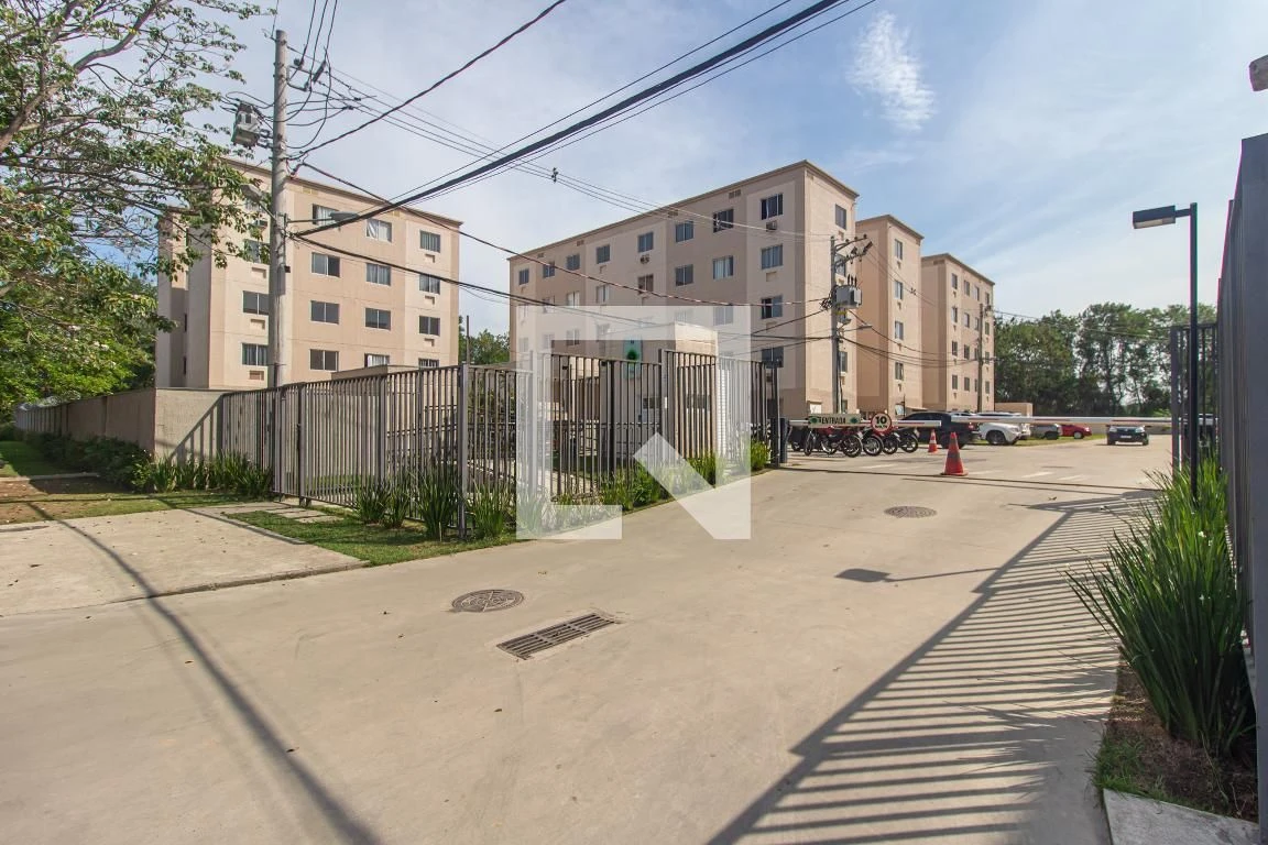 Apartamento com 2 quartos e 1 vaga, pisos de cerâmica — photo 22