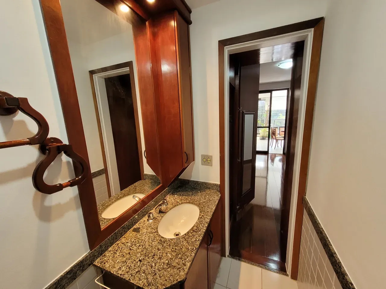 Apartamento de 2 quartos, varanda com janelas do chão ao teto — photo 24