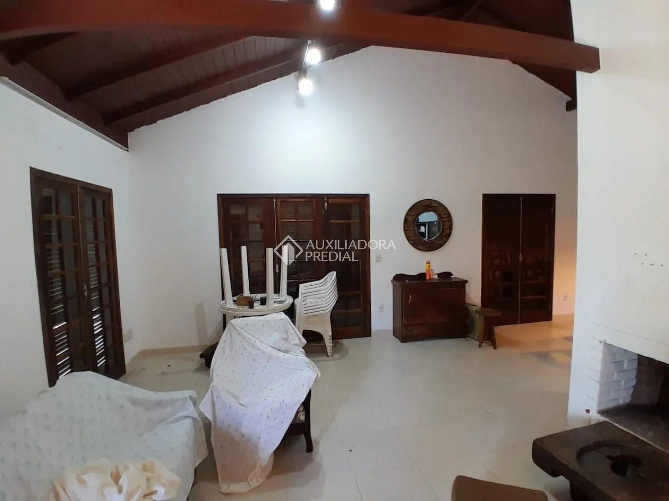 Unfurnished 4-bedroom house with 2 bathrooms and 860 m² — photo 11