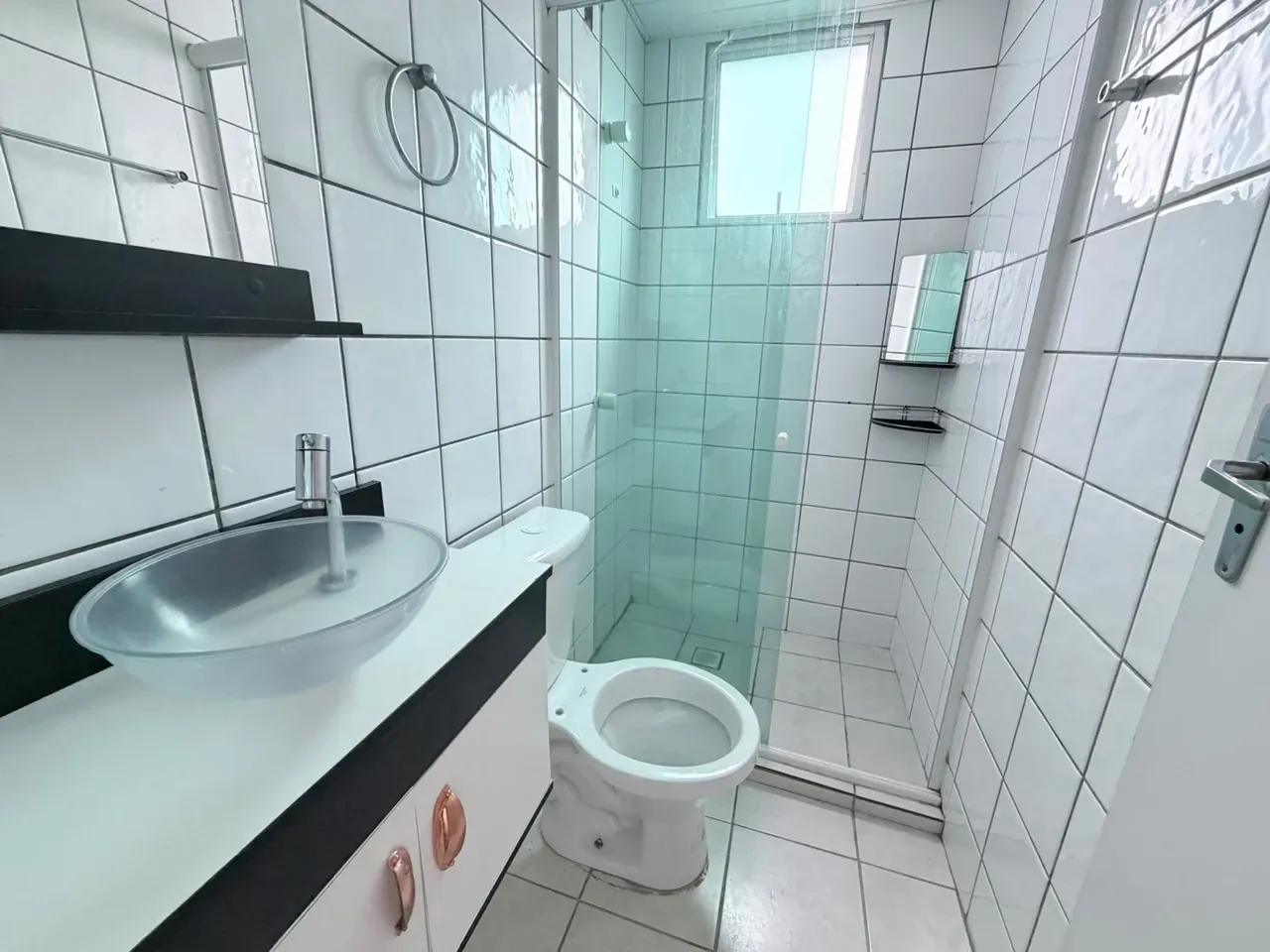Wood or laminate floors in a 2-bedroom apartment, 42 m² — photo 4