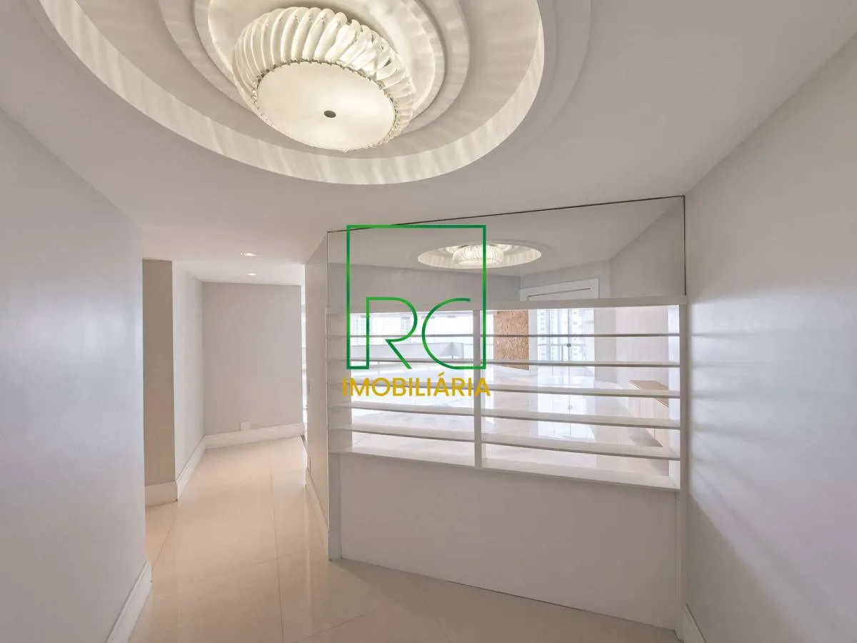 Apartamento de 300 m² com banheira e vista para a água — photo 32