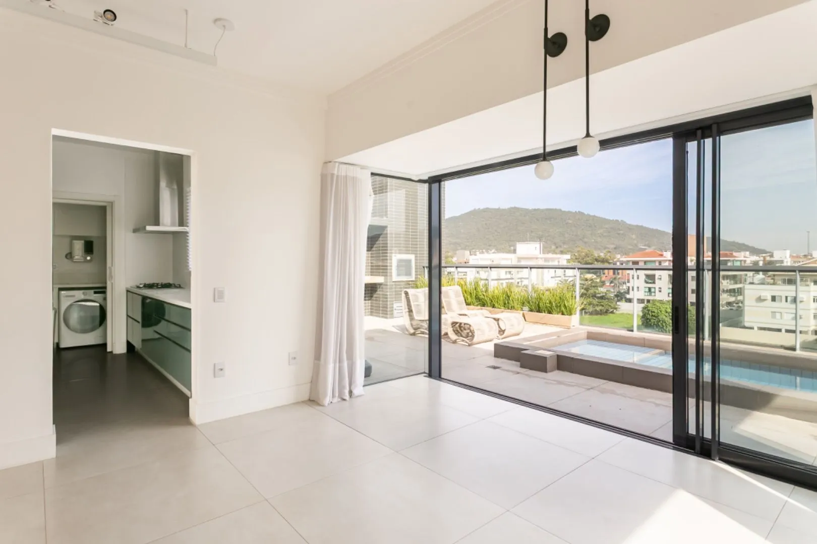 Penthouse with 2 en-suite bedrooms, 180 m² and 2 parking — photo 4