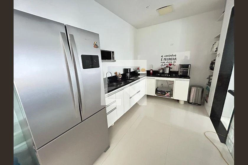 Home office in a 3-bedroom house, 197 m² — photo 9