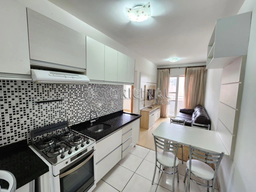 One-bedroom apartment in a building with an indoor pool — photo 2