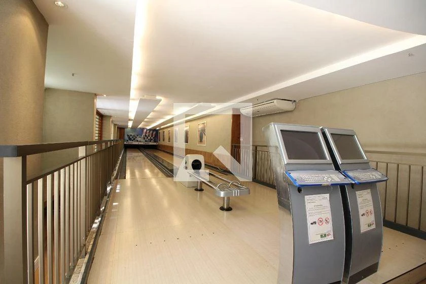 2-bedroom apartment in a building with a gym — photo 27