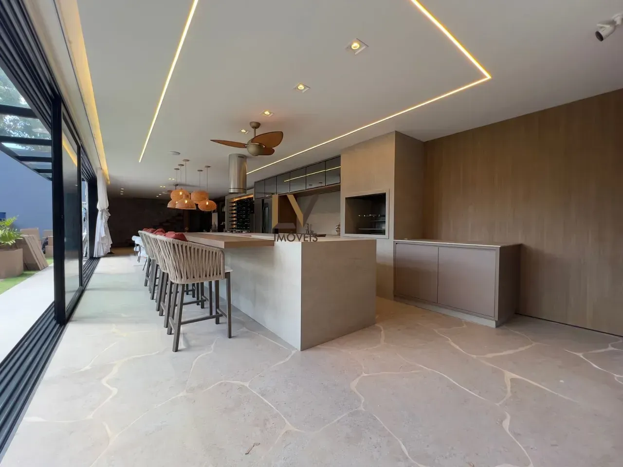 Furnished house with 800 m², 5 bedrooms and open-plan kitchen — photo 20