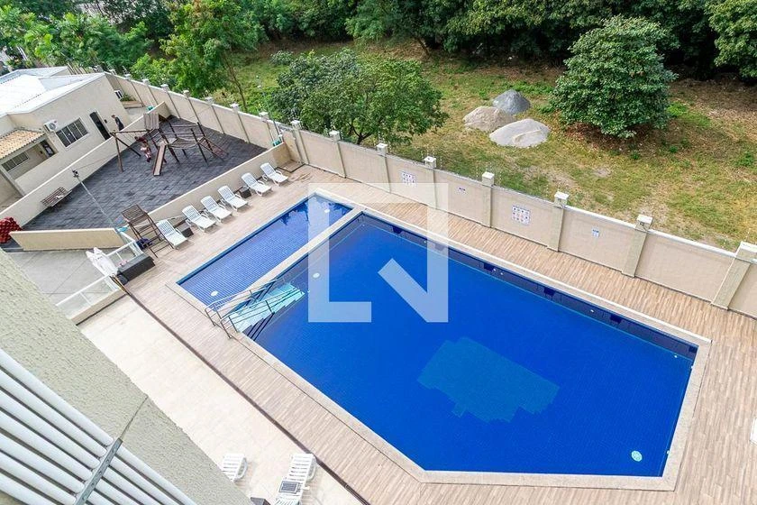 Furnished apartment, 48 m², with floor-to-ceiling windows — photo 3
