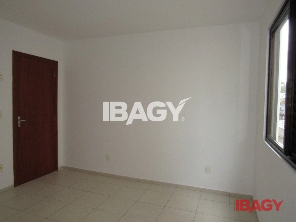 143 m² unfurnished apartment with 3 bedrooms — photo 17