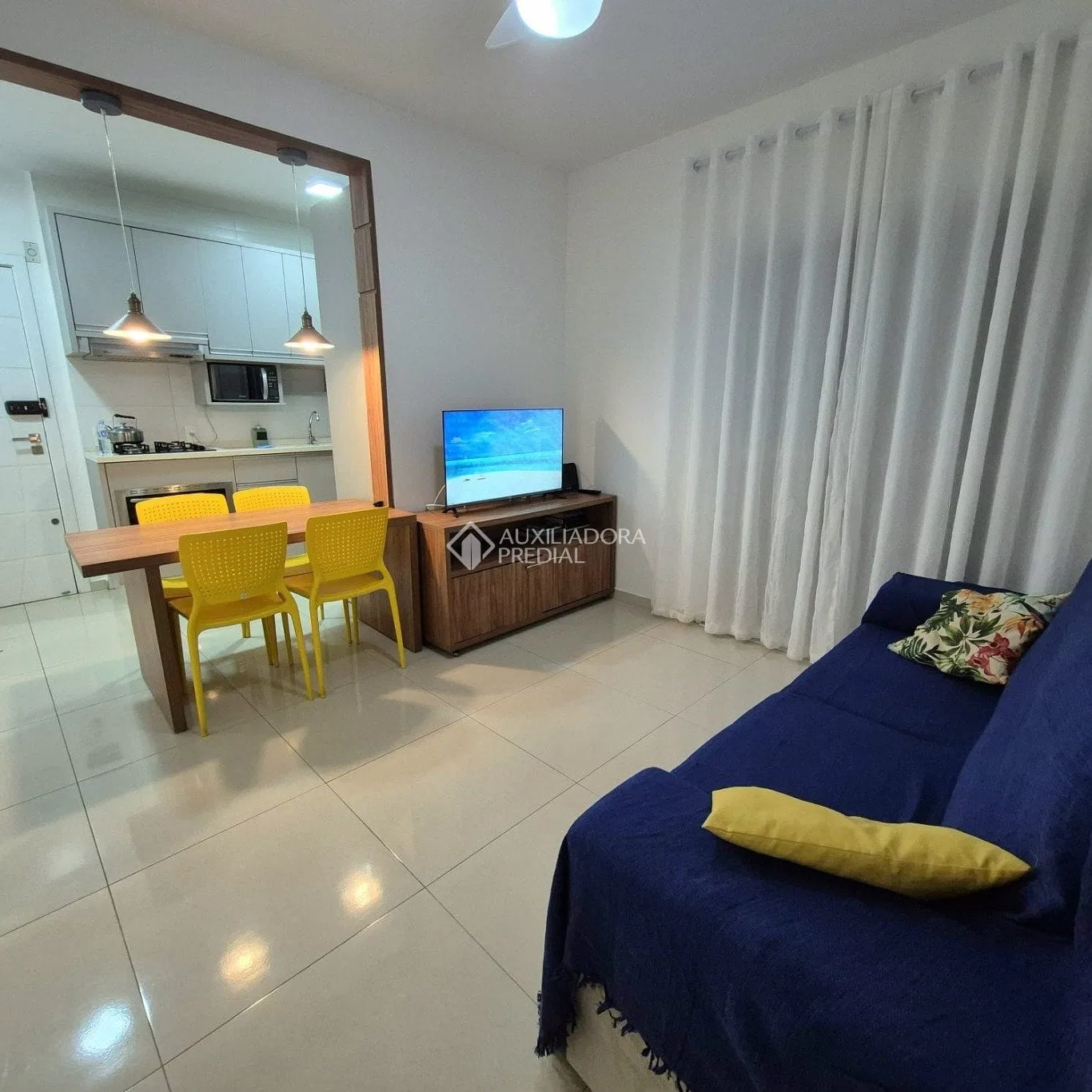 2-bedroom apartment with a washing machine in Florianópolis — photo 15