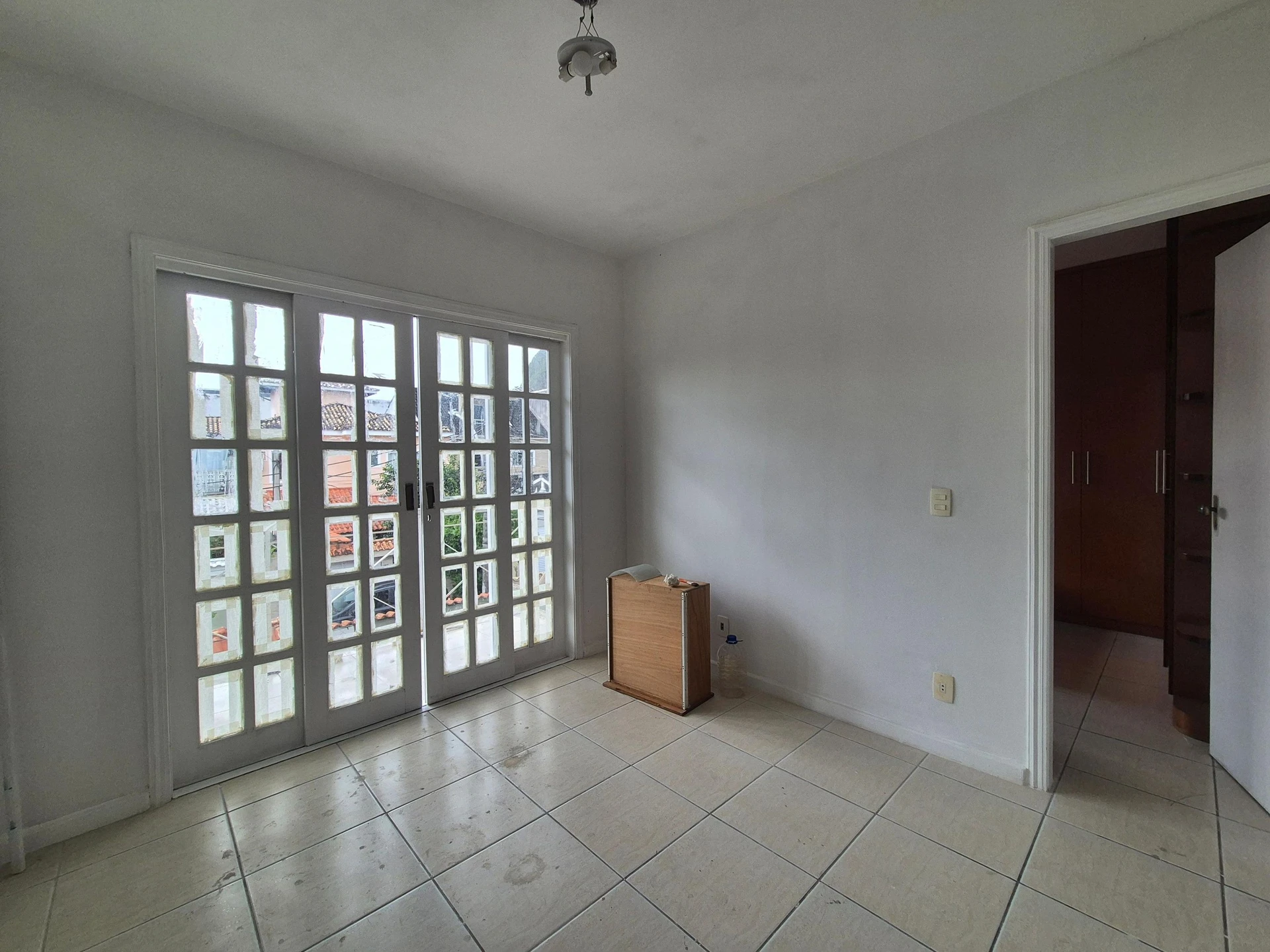 Casa sem mobília com 3 quartos e churrasqueira — photo 10