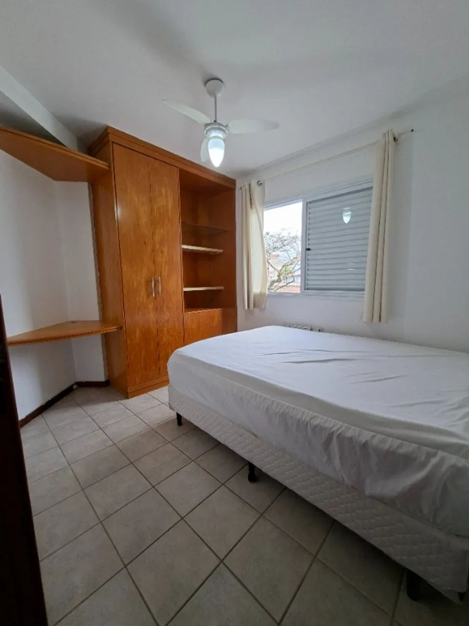 Furnished 2-bedroom apartment with open-plan kitchen — photo 12