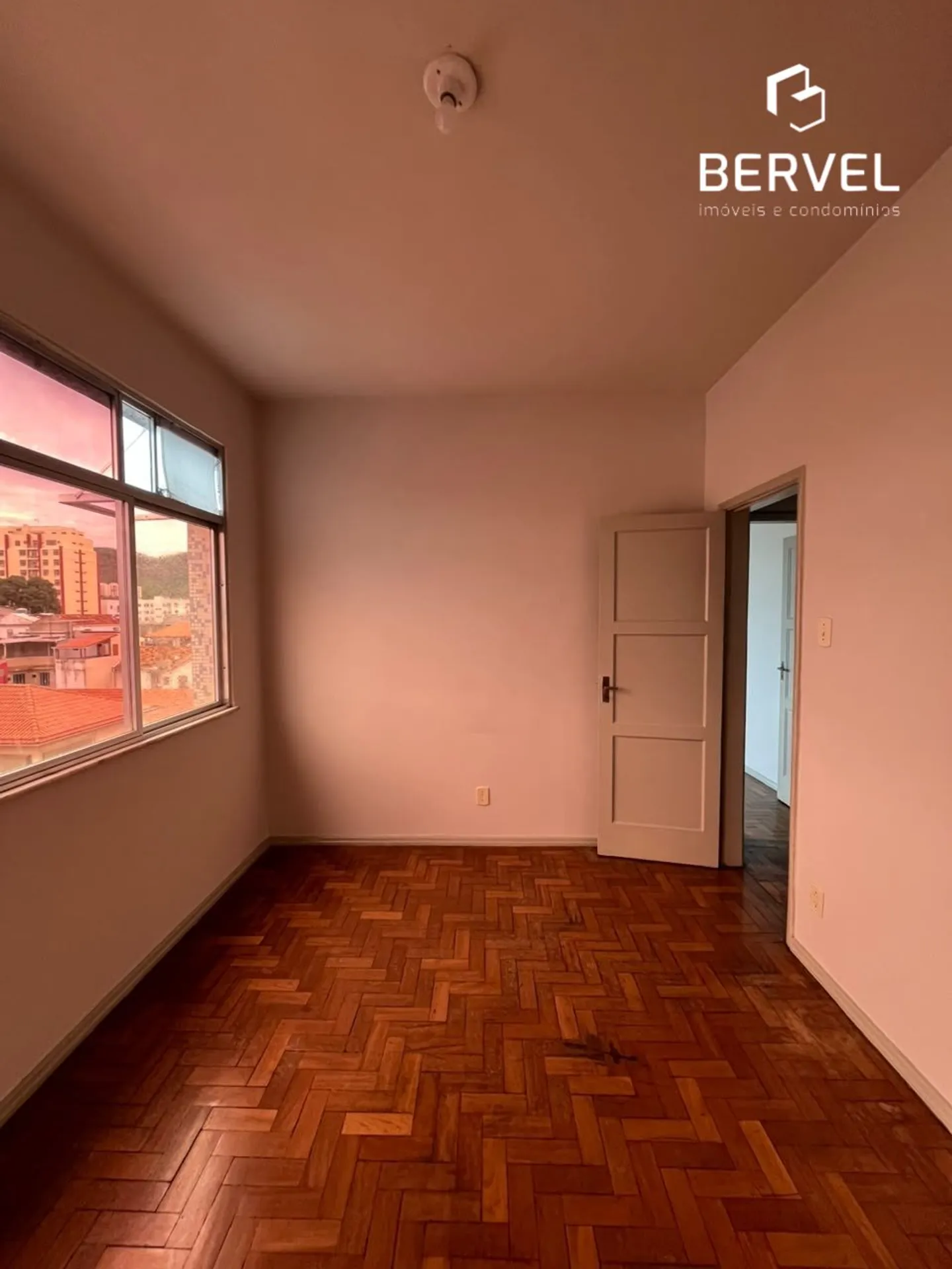 Apartamento com piso de madeira ou laminado, Sampaio — photo 9