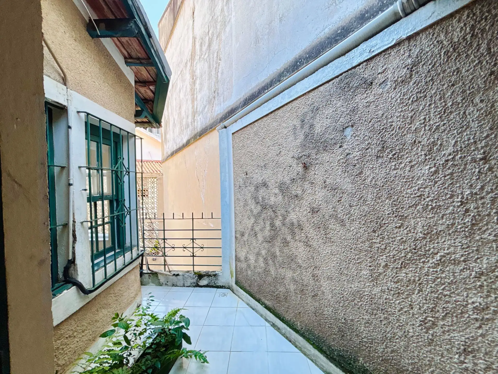 Furnished house, 380 m², with a grill on the balcony — photo 43