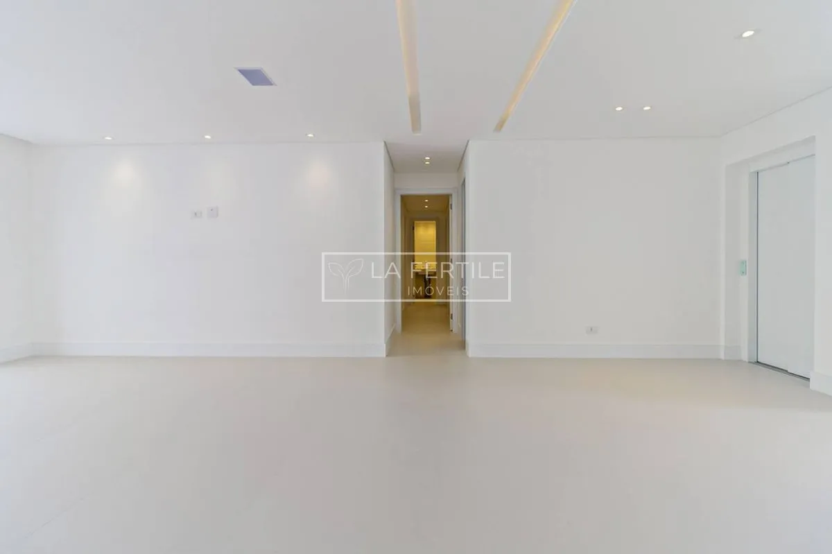 Apartamento de 3 dormitorios con 3 baños y 158,14 m² — photo 27