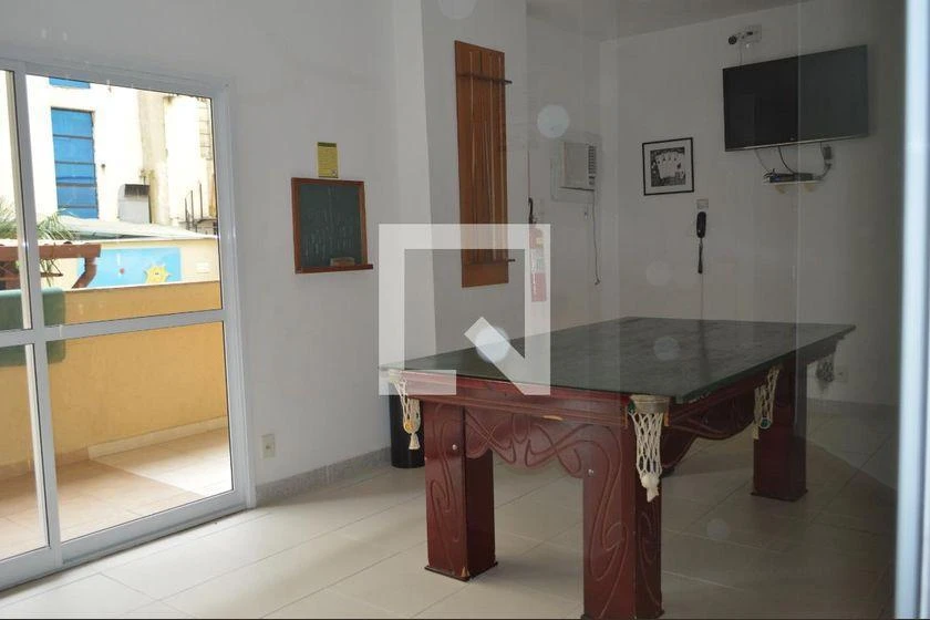 2-bedroom apartment in a building with a pool — photo 38