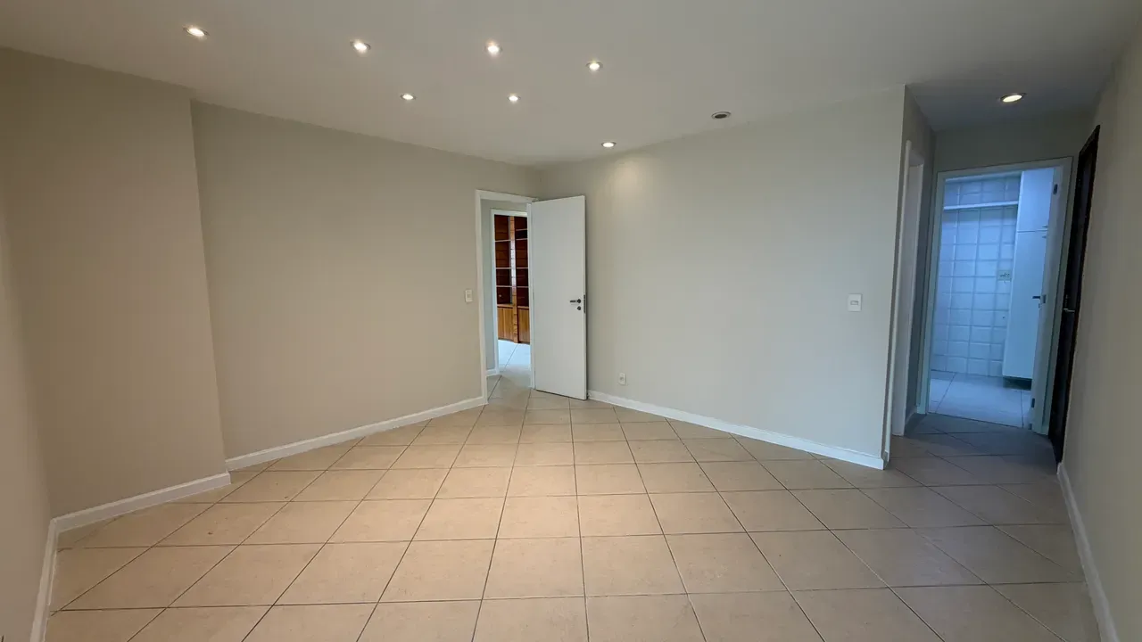 122 m² apartment with 3 bedrooms and garden views — photo 26