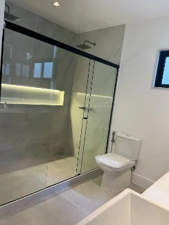 Triplex house with 3 en-suite suites and 5 bathrooms — photo 11