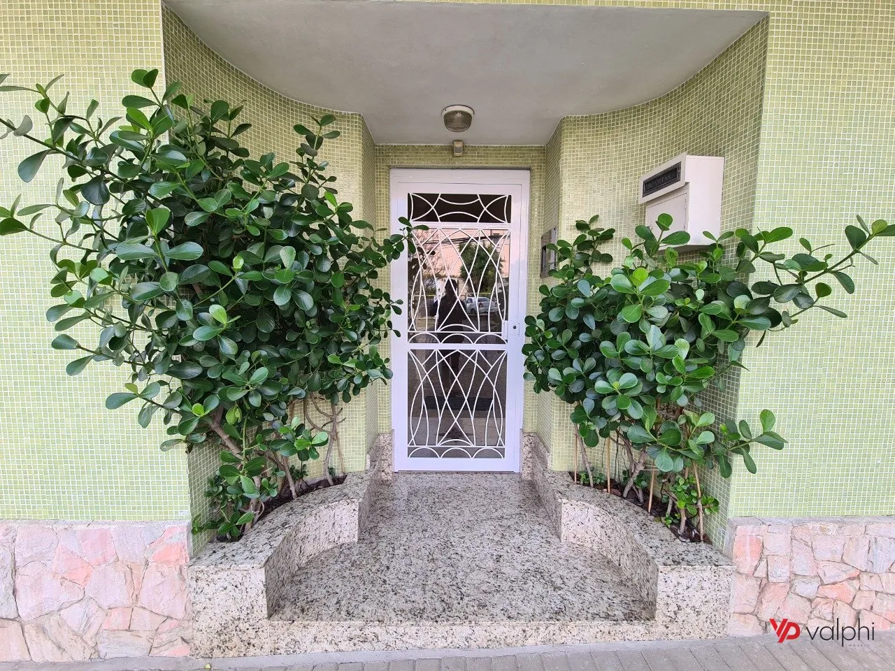 Unfurnished 3-bedroom apartment with 114 m² — photo 33